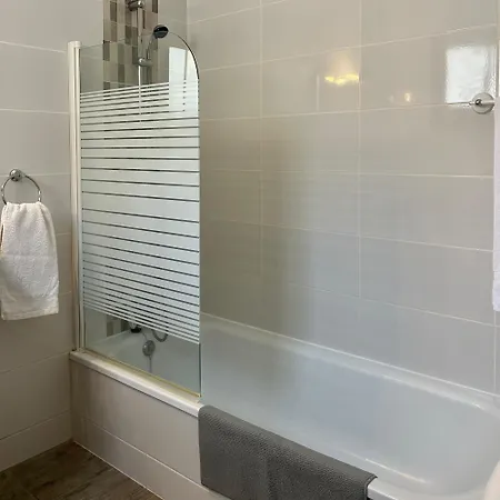 Apartment 2 Bdr Penthouse Apt, Sea Views, Heated Pool K211 Los Cristianos (Tenerife)