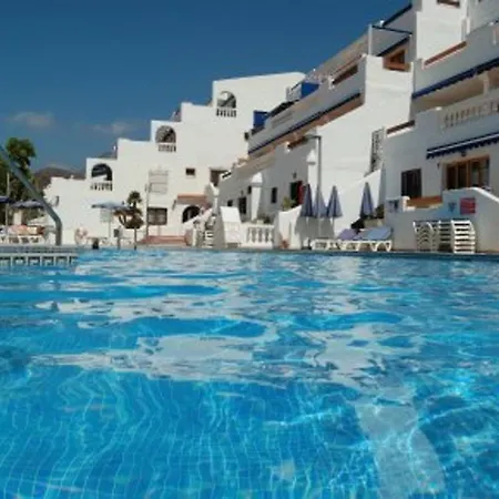 2 Bdr Penthouse Apt, Sea Views, Heated Pool K211 * Los Cristianos (Tenerife)